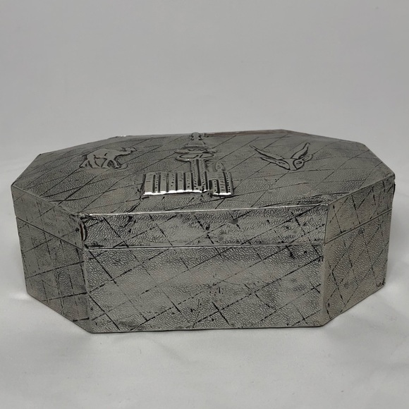 Vintage, Authentic and Hand-Made Arabian Desert Jewelry Box - Picture 3 of 4